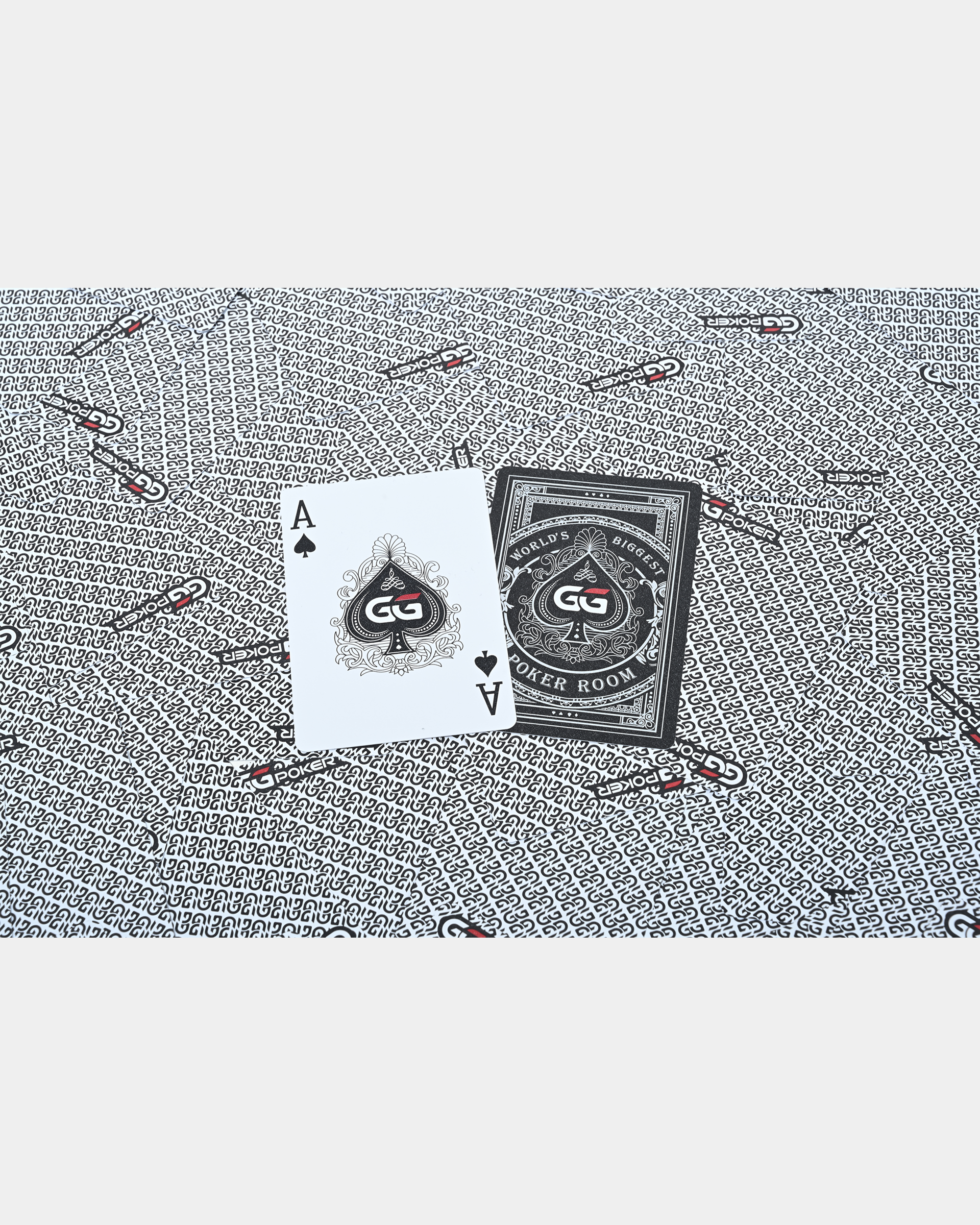 GGPOKER BLACK & GOLD CARD DECK - BOX SET